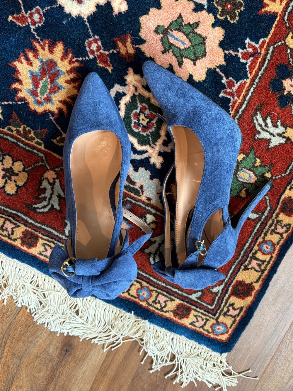 Women’s Blue Suede Pointed-Toe Pumps